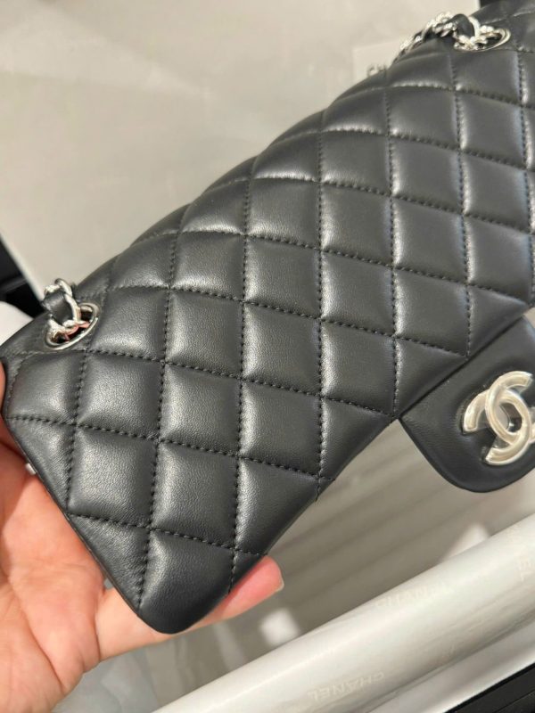 Túi Xách Chanel Classic Like Auth Da Cừu Màu Đen 25cm (2)