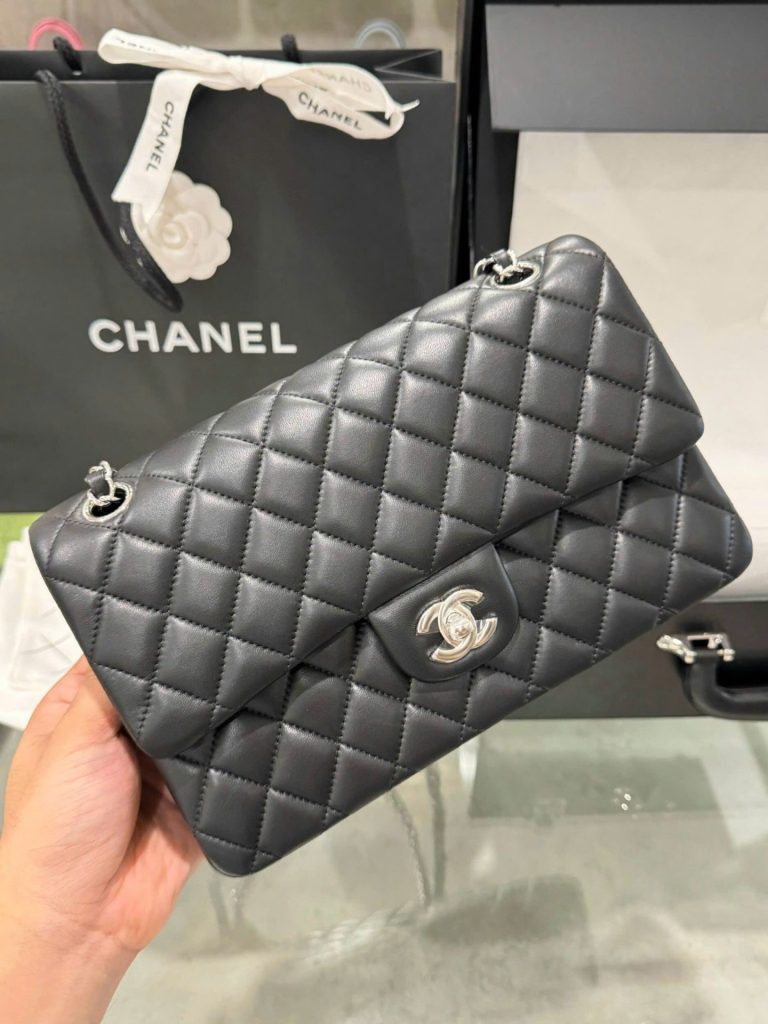 Túi Xách Chanel Classic Like Auth Da Cừu Màu Đen 25cm (2)