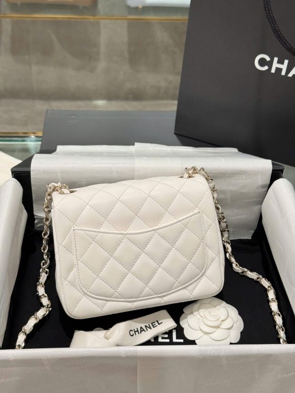 Túi Xách Chanel Classic Mini Siêu Cấp Nữ Màu Trắng Khoá Vàng 17cm (2)