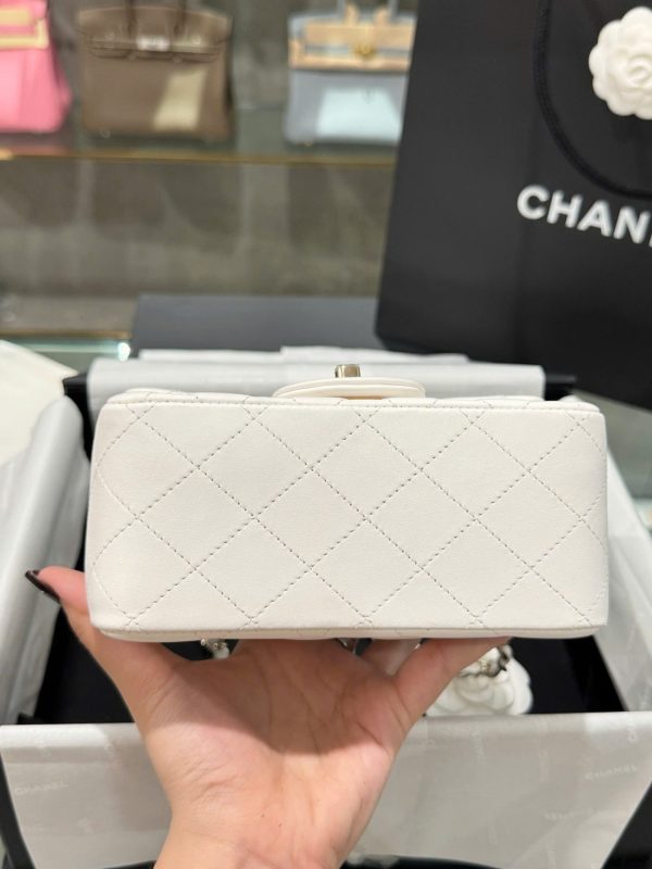 Túi Xách Chanel Classic Mini Siêu Cấp Nữ Màu Trắng Khoá Vàng 17cm (2)