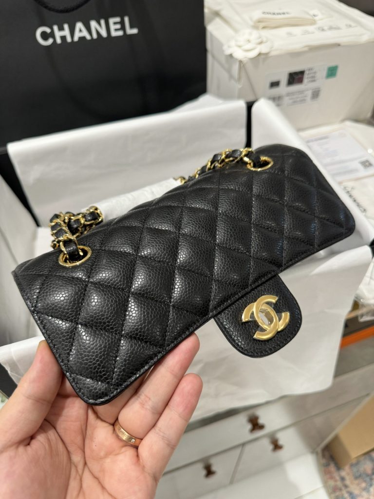 Túi Xách Chanel Classic Replica 11 Da Hạt Màu Đen Khoá Vàng 23cm (1)