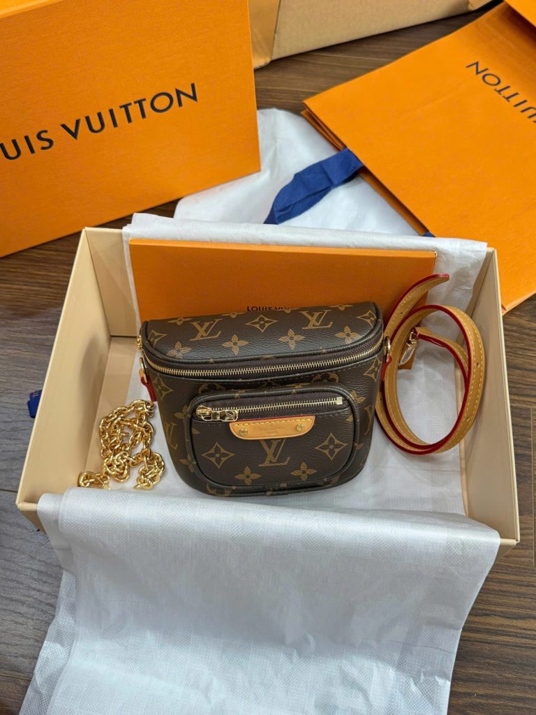 Túi Xách Đeo Hông Louis Vuitton LV Mini Hoạ Tiết Monogram 17x12x9 (2)