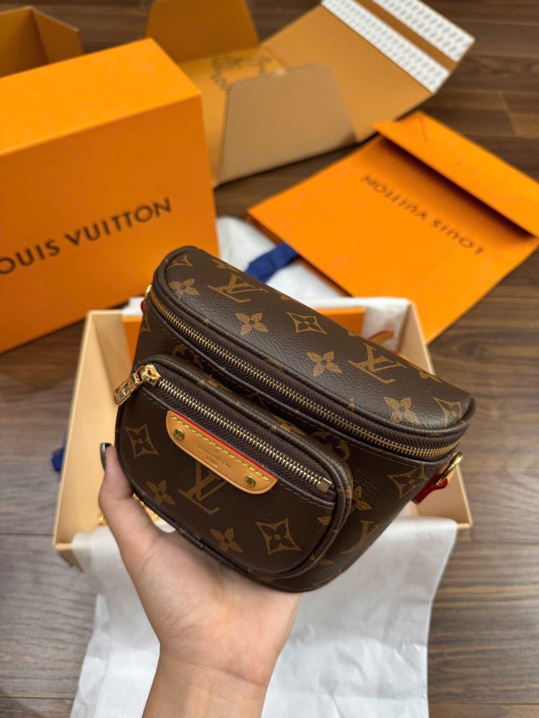 Túi Xách Đeo Hông Louis Vuitton LV Mini Hoạ Tiết Monogram 17x12x9 (2)