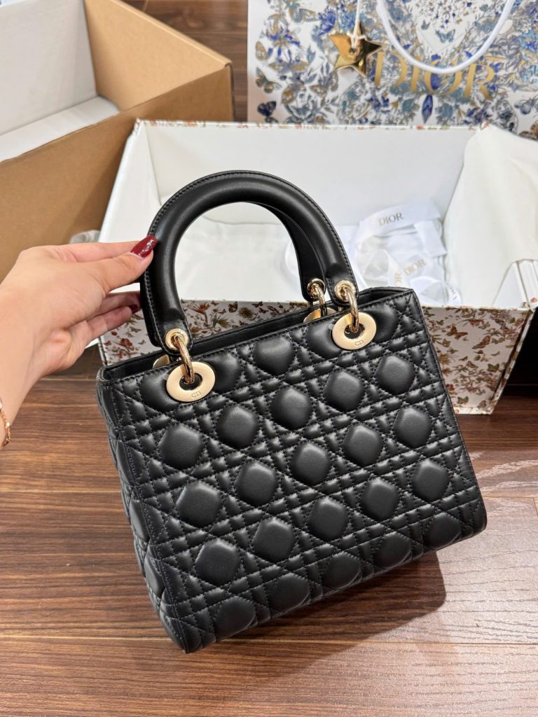 Túi Xách Dior Lady Replica 11 Cao Cấp Nữ Màu Đen Da Cừu 24cm (2)