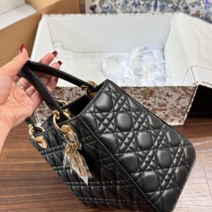 Túi Xách Dior Lady Replica 11 Cao Cấp Nữ Màu Đen Da Cừu 24cm (2)