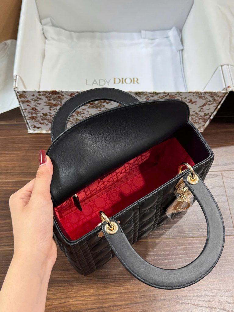 Túi Xách Dior Lady Replica 11 Cao Cấp Nữ Màu Đen Da Cừu 24cm (2)