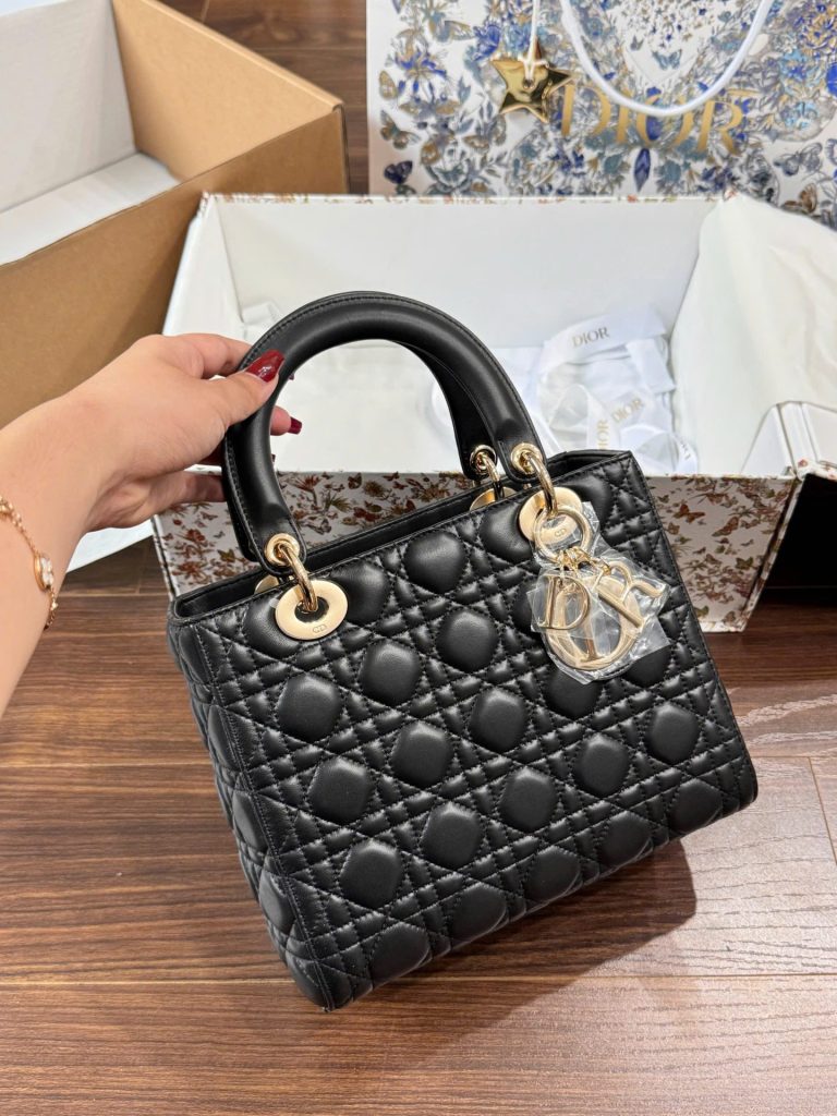 Túi Xách Dior Lady Replica 11 Cao Cấp Nữ Màu Đen Da Cừu 24cm (2)