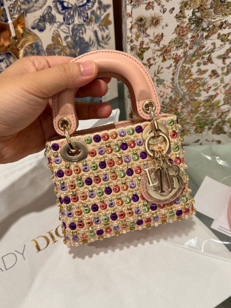 Túi Xách Dior Micro Lady Siêu Cấp Màu Hồng Đính Ngọc Trai 12cm (2)