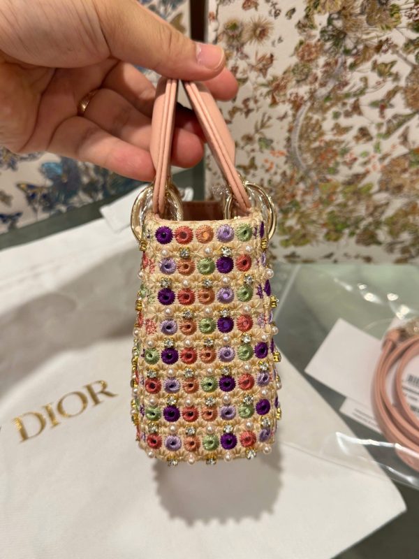 Túi Xách Dior Micro Lady Siêu Cấp Màu Hồng Đính Ngọc Trai 12cm (2)