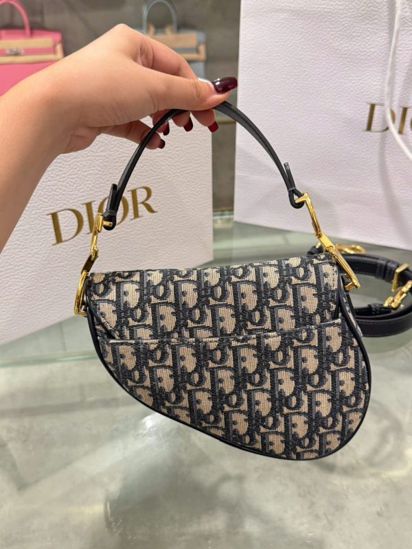 Túi Xách Dior Saddle Siêu Cấp Hoạ Tiết Dior Khoá Vàng 21x18x5cm (2)