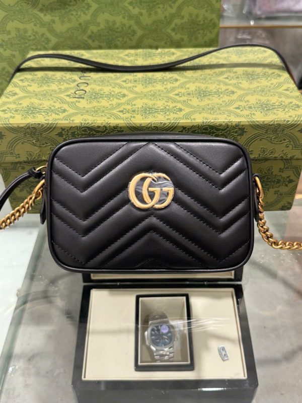 Túi Xách Hàng Hiệu Gucci Marmont Nữ Da Mịn Màu Đen 18cm (2)