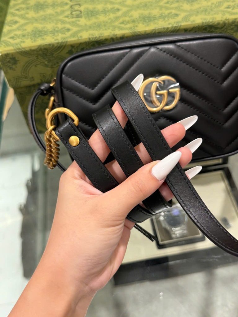 Túi Xách Hàng Hiệu Gucci Marmont Nữ Da Mịn Màu Đen 18cm (2)