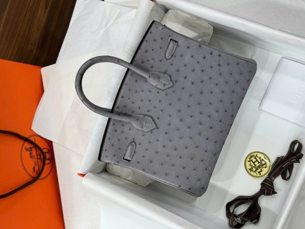 Túi Xách Hermes Birkin Chế Tác Cận Auth Da Đà Điểu Màu Xám 25cm (2)