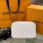 Túi Xách Louis Vuitton LV Alpha Siêu Cấp Hoạ Tiết Monogram Màu Trắng 24x16x8cm (2)