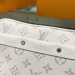 Túi Xách Louis Vuitton LV Alpha Siêu Cấp Hoạ Tiết Monogram Màu Trắng 24x16x8cm (2)