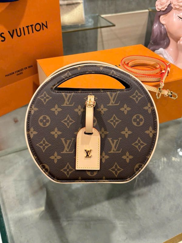 Túi Xách Louis Vuitton LV Around Me Hoạ Tiết Monogram 22 (2)