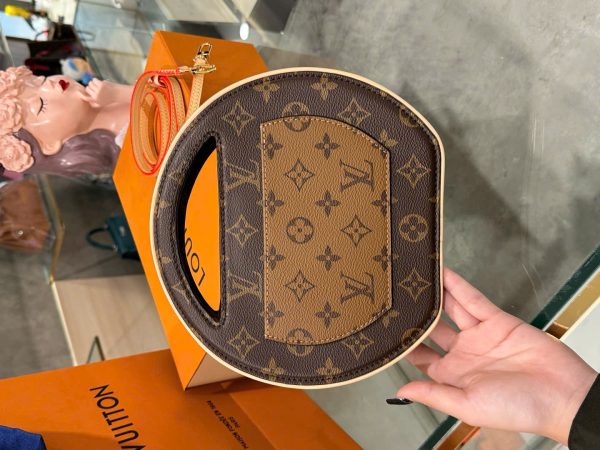 Túi Xách Louis Vuitton LV Around Me Hoạ Tiết Monogram 22 (2)