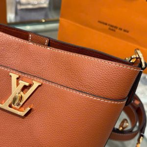 Túi Xách Louis Vuitton LV Lock And Walk Siêu Cấp Nữ Màu Nâu 20cm (2)