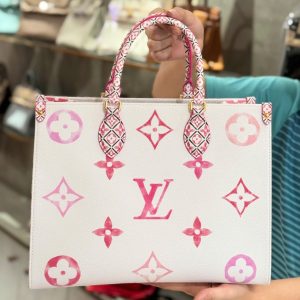 Túi Xách Louis Vuitton LV OnTheGo Hoạ Tiết Monogram Màu Hồng 35cm (2)