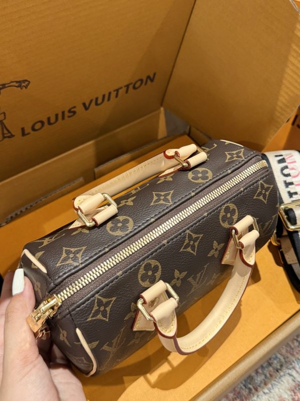 Túi Xách Louis Vuitton LV Speedy Siêu Cấp Hoạ Tiết Monogram 20.5x13 (2)