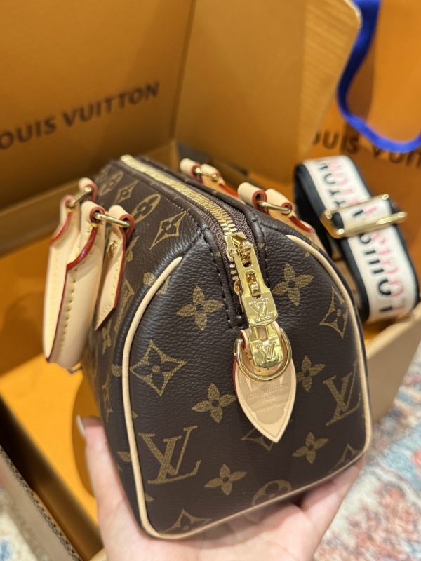 Túi Xách Louis Vuitton LV Speedy Siêu Cấp Hoạ Tiết Monogram 20.5x13 (2)