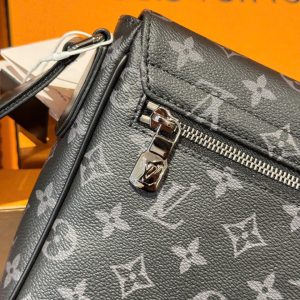 Túi Xách Nam Đeo Chéo Louis Vuitton Hoạ Tiết Monogram 26x20x7cm (2)