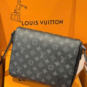 Túi Xách Nam Đeo Chéo Louis Vuitton Hoạ Tiết Monogram 26x20x7cm (2)