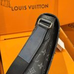 Túi Xách Nam Đeo Chéo Louis Vuitton Hoạ Tiết Monogram 26x20x7cm (2)