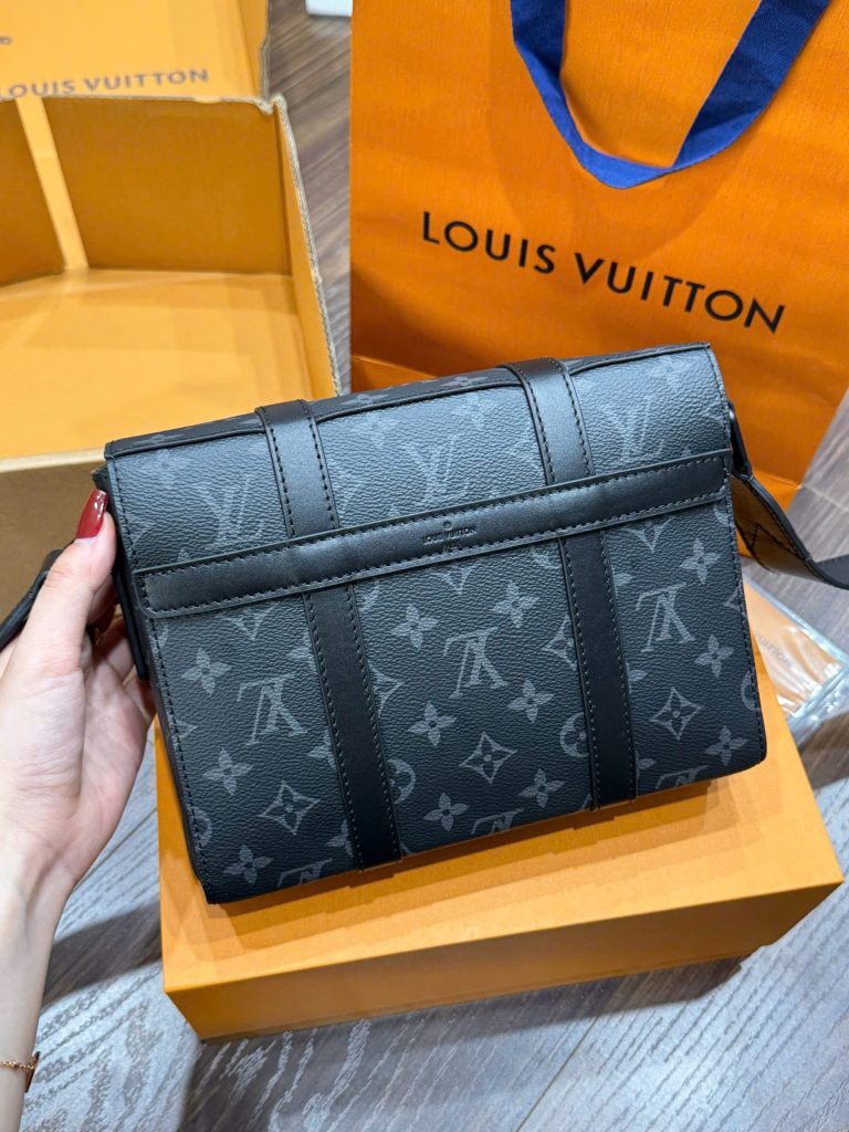 Túi Xách Nam Louis Vuitton LV Eclipse Siêu Cấp Hoạ Tiết Monogram Màu Xám 24x18x5 (2)