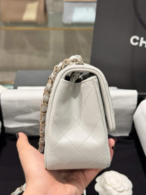 Túi Xách Nữ Chanel Classic Mini Siêu Cấp Màu Xám Khoá Vàng Hồng 17cm (2)