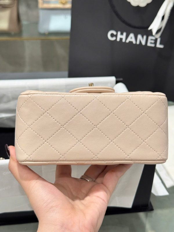 Túi Xách Nữ Siêu Cấp Chanel Classic Mini Màu Be Khoá Vàng 17cm (2)