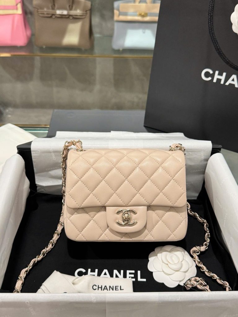 Túi Xách Nữ Siêu Cấp Chanel Classic Mini Màu Be Khoá Vàng 17cm (2)