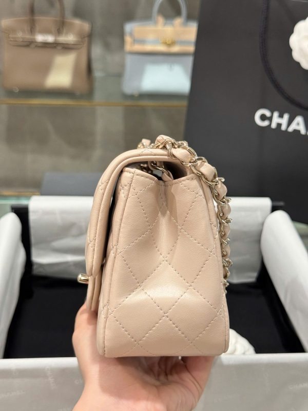 Túi Xách Nữ Siêu Cấp Chanel Classic Mini Màu Be Khoá Vàng 17cm (2)