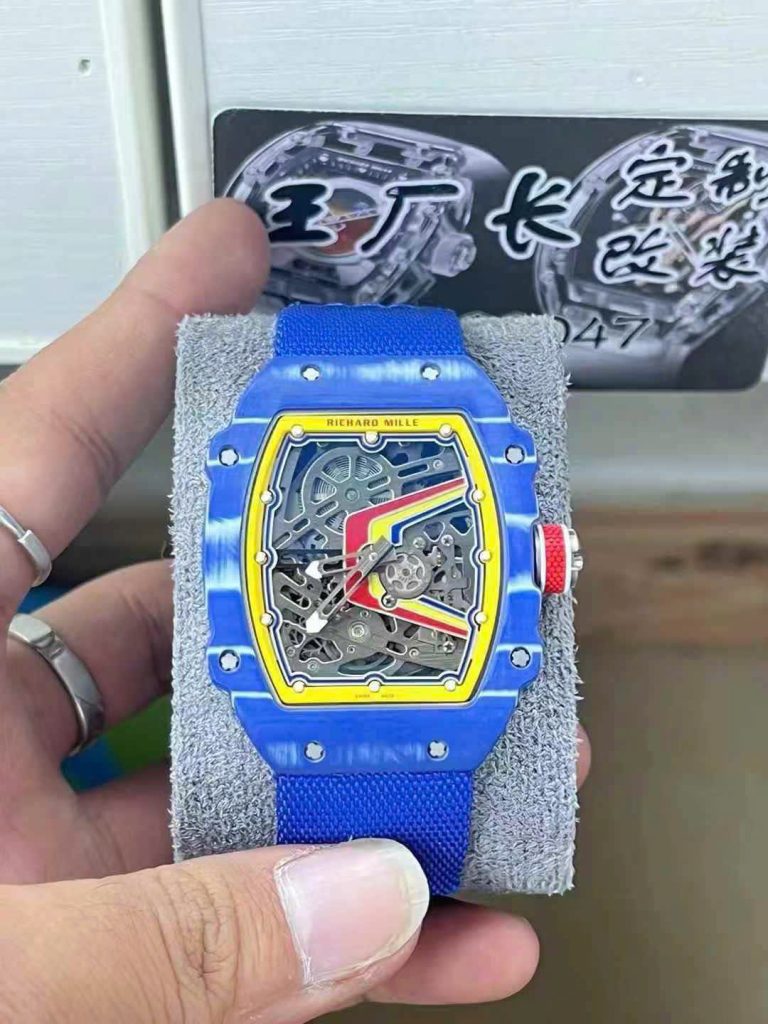 Đồng Hồ Chế Tác Richard Mille RM67-02 Vỏ Carbon Màu Xanh Dương Siêu Nhẹ 37 Grams 38.7×47 (4)