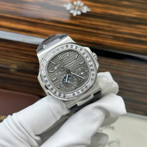 Đồng Hồ Patek Philippe Nautilus 5722 Replica 11 Mặt Xám Đính Đá Baguette Nhà Máy PPF 40mm (2)