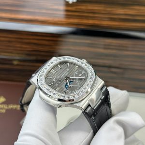 Đồng Hồ Patek Philippe Nautilus 5722 Replica 11 Mặt Xám Đính Đá Baguette Nhà Máy PPF 40mm (2)