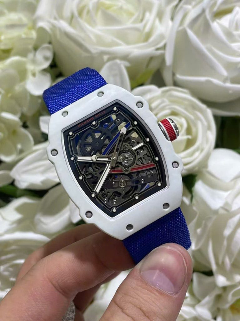 Đồng Hồ Richard Mille Chế Tác RM67-02 Vỏ Carbon Màu Trắng Siêu Nhẹ Trọng Lượng 37 Grams 38.7×47 (2)