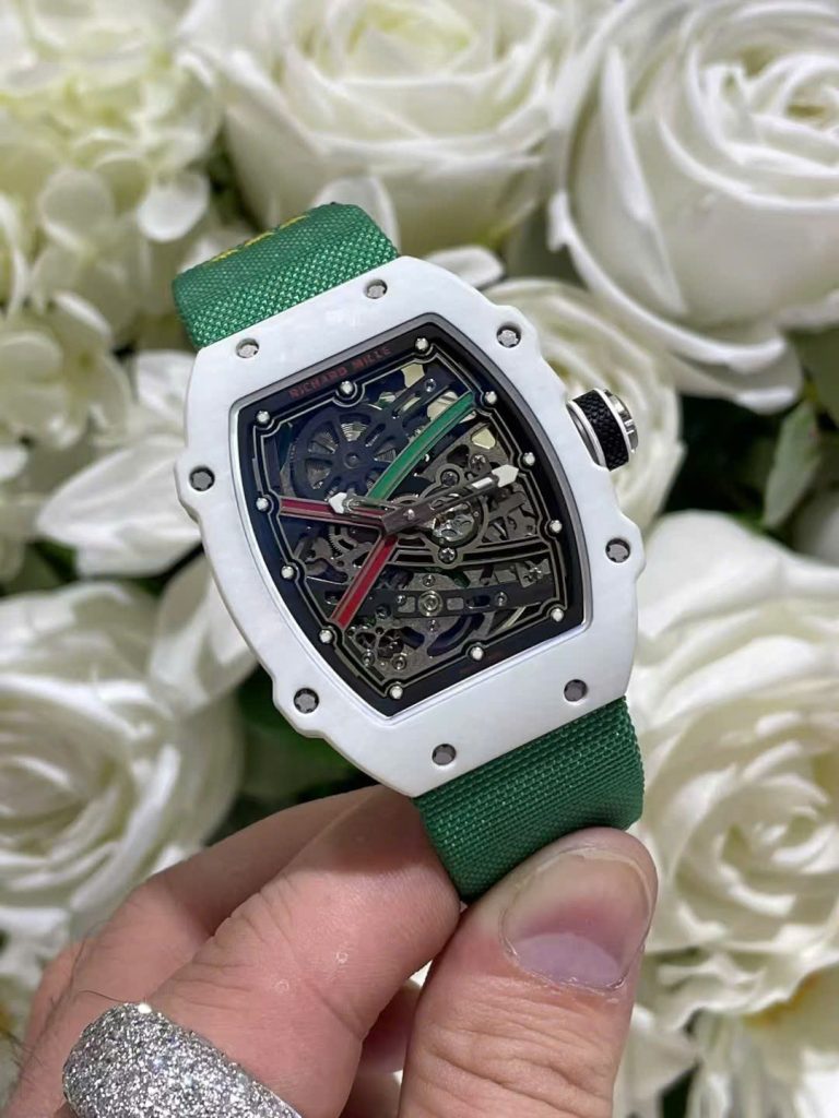 Đồng Hồ Richard Mille RM67-02 Vỏ Carbon Màu Trắng Tinh Chỉnh Siêu Nhẹ Trọng Lượng 37 Grams 38.7×47 (2)