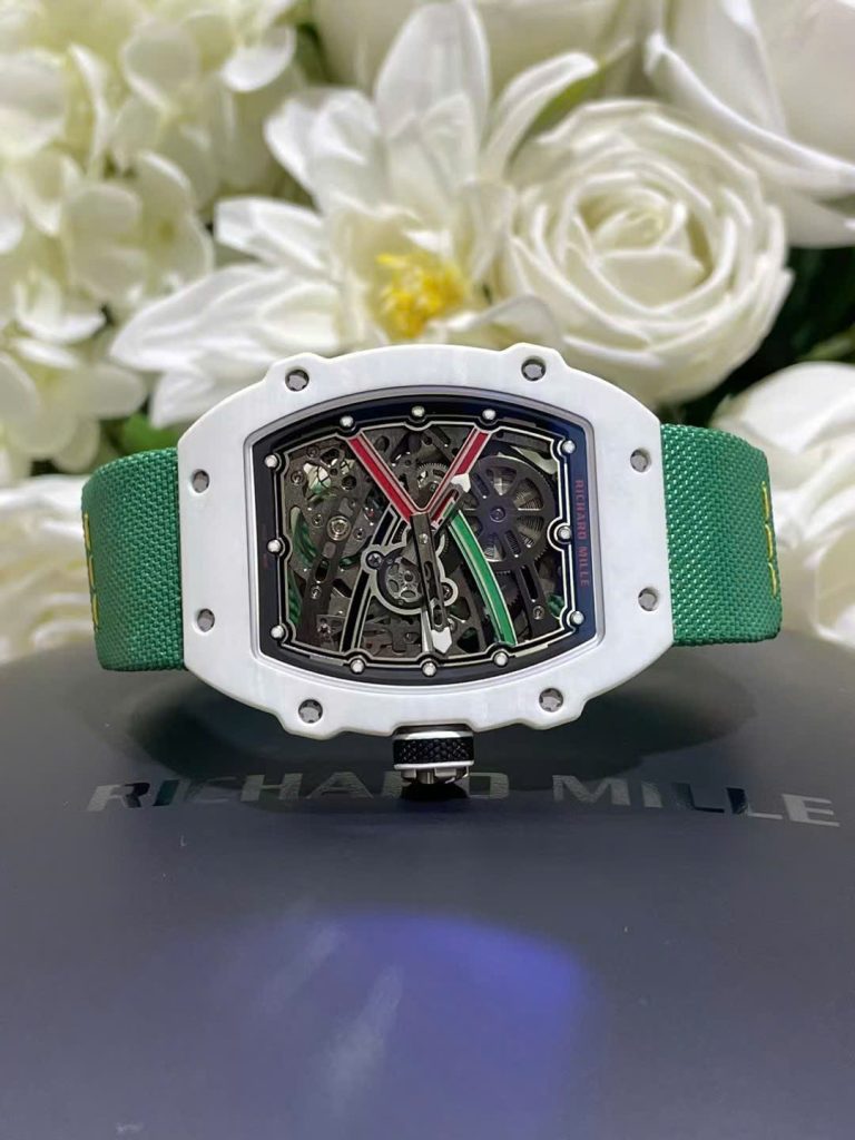 Đồng Hồ Richard Mille RM67-02 Vỏ Carbon Màu Trắng Tinh Chỉnh Siêu Nhẹ Trọng Lượng 37 Grams 38.7×47 (2)