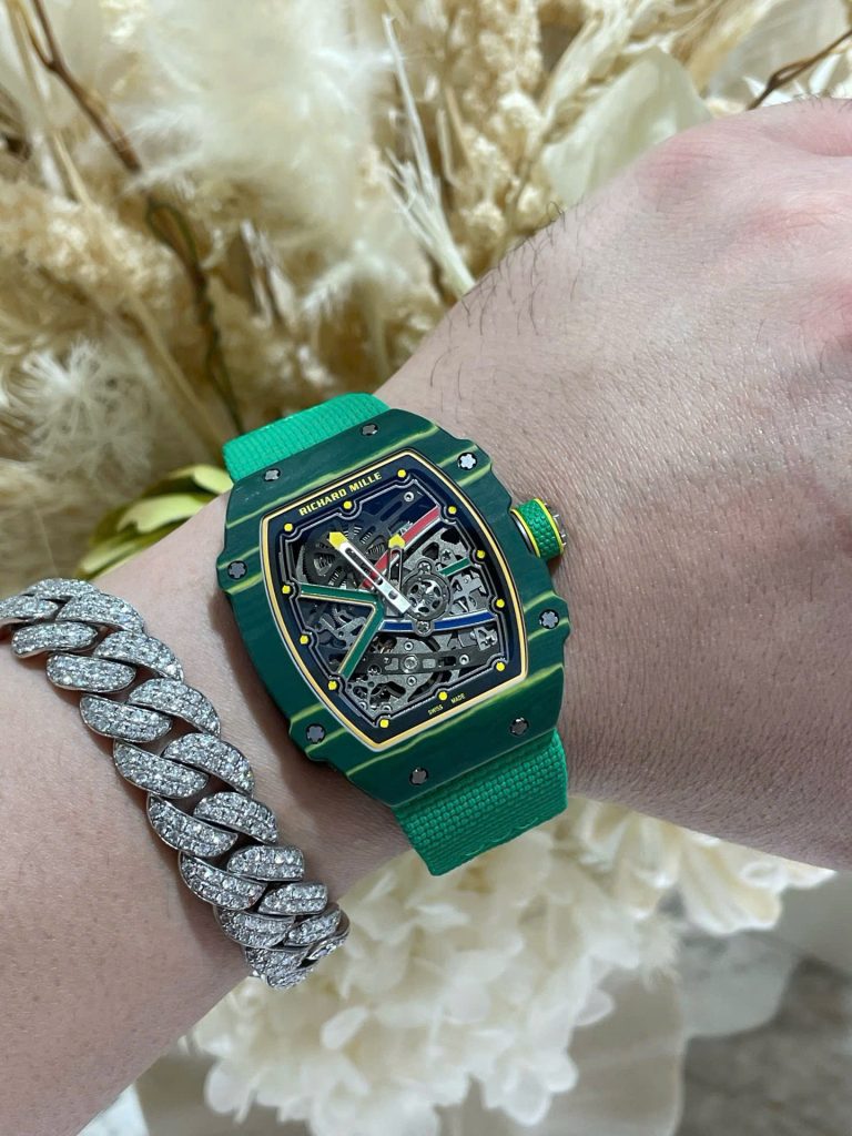 Đồng Hồ Richard Mille RM67-02 Vỏ Carbon Xanh Chế Tác Siêu Mỏng Siêu Nhẹ 37 Grams (1)