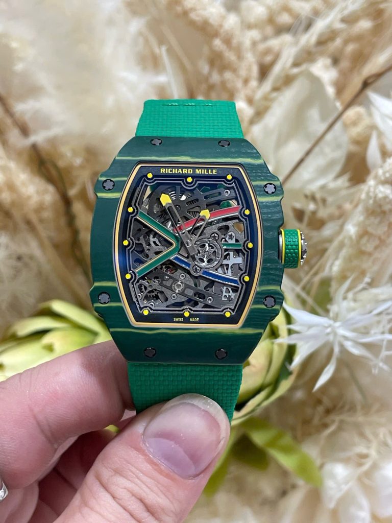 Đồng Hồ Richard Mille RM67-02 Vỏ Carbon Xanh Chế Tác Siêu Mỏng Siêu Nhẹ 37 Grams (1)