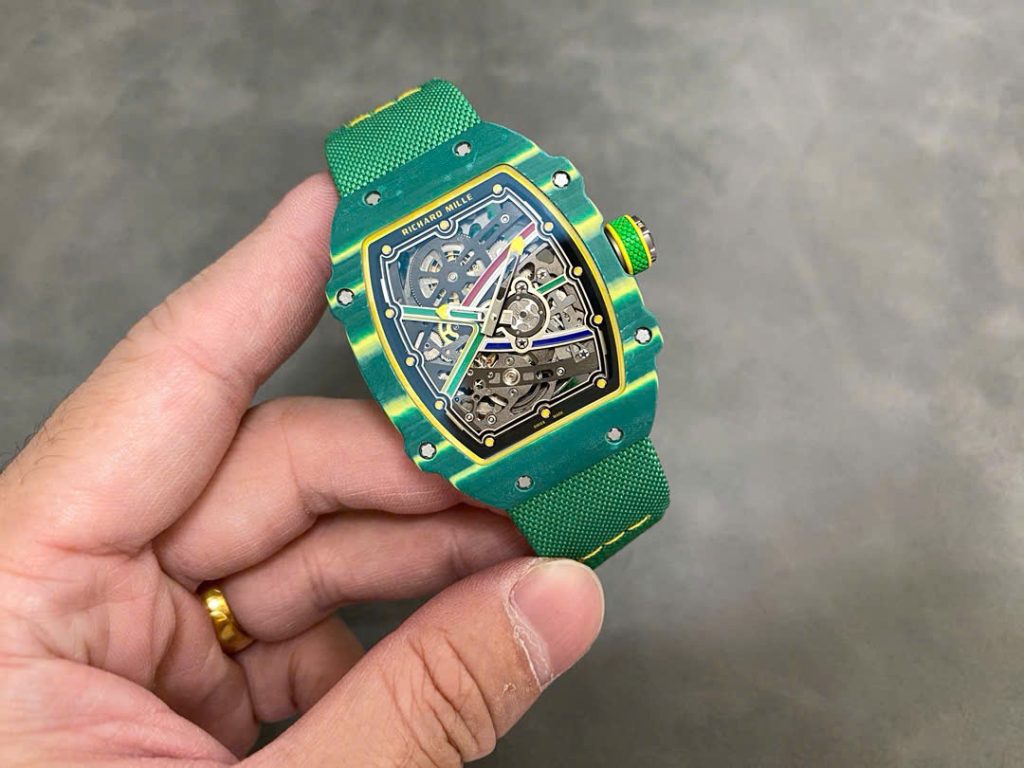 Đồng Hồ Richard Mille RM67-02 Vỏ Carbon Xanh Chế Tác Siêu Mỏng Siêu Nhẹ 37 Grams 38.7×47 (2)