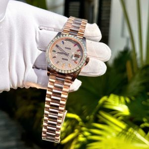 Đồng Hồ Rolex Day-Date Chế Tác Bọc Vàng + Đính Kim Cương Moissanite Baguette Hong Kong 40mm (2)