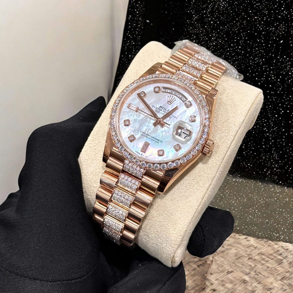 Đồng Hồ Rolex Day-Date Chế Tác Bọc Vàng Đính Kim Cương Moissanite Hong Kong 36mm (2)