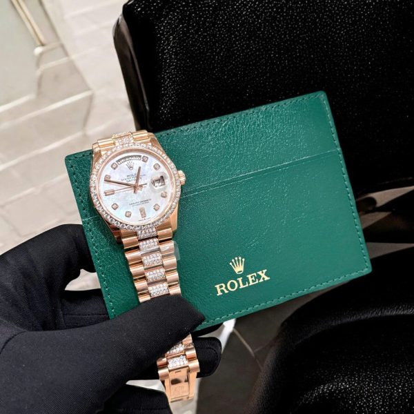 Đồng Hồ Rolex Day-Date Chế Tác Bọc Vàng Đính Kim Cương Moissanite Hong Kong 36mm (2)