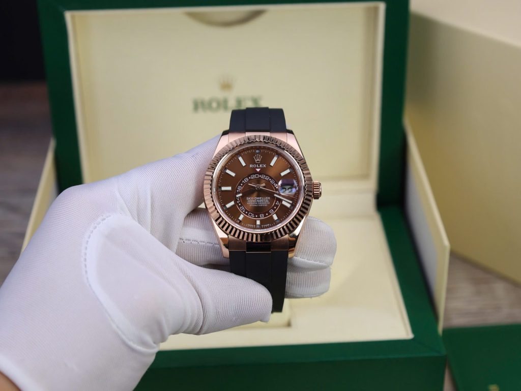 Đồng Hồ Rolex Sky-Dweller M336235 Chế Tác Bọc Vàng Thật Mặt Chocolate 42mm (2)