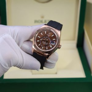 Đồng Hồ Rolex Sky-Dweller M336235 Chế Tác Bọc Vàng Thật Mặt Chocolate 42mm (2)