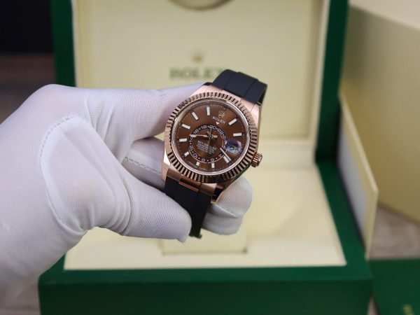 Đồng Hồ Rolex Sky-Dweller M336235 Chế Tác Bọc Vàng Thật Mặt Chocolate 42mm (2)