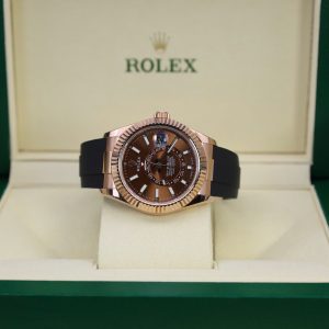 Đồng Hồ Rolex Sky-Dweller M336235 Chế Tác Bọc Vàng Thật Mặt Chocolate 42mm (2)