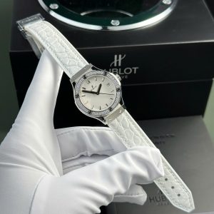 Đồng Hồ Hublot Classic Fusion Nữ Màu Trắng Đính Đá Replica 11 Cao Cấp 33mm (2)